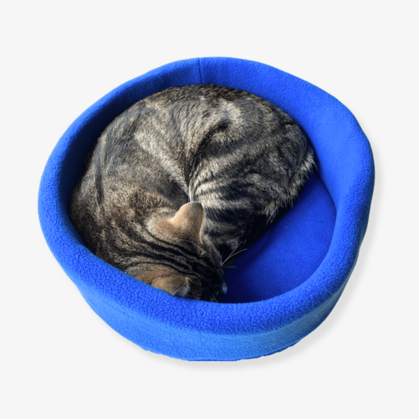 Round cat bed